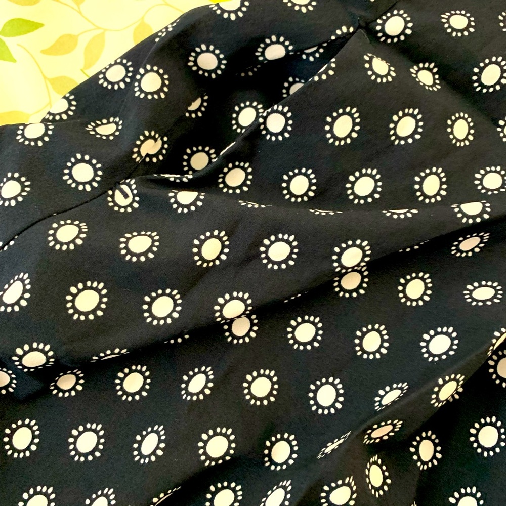 Lace-up fit and flare dress. - Picture 6 of 8